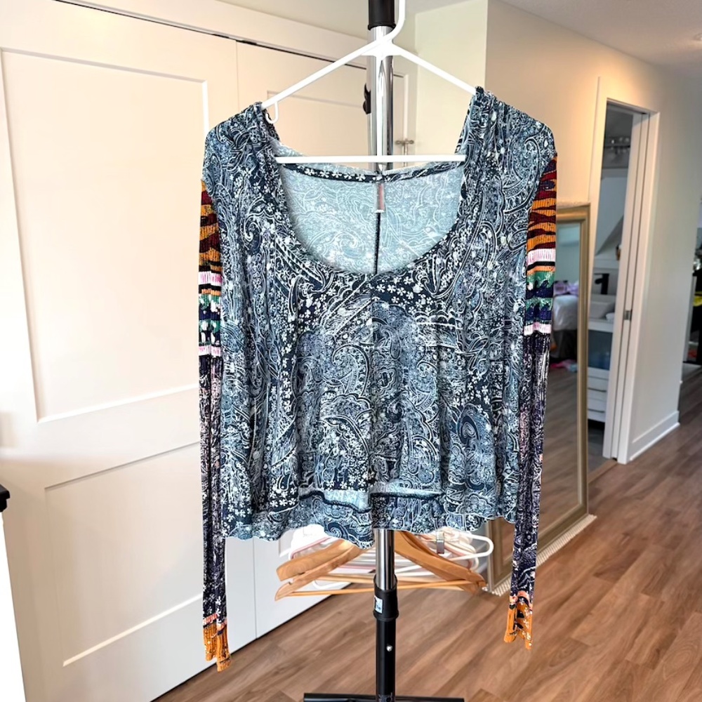 Soul Searcher Printed Hoodie - Size Small (NWOT) - Picture 4 of 7